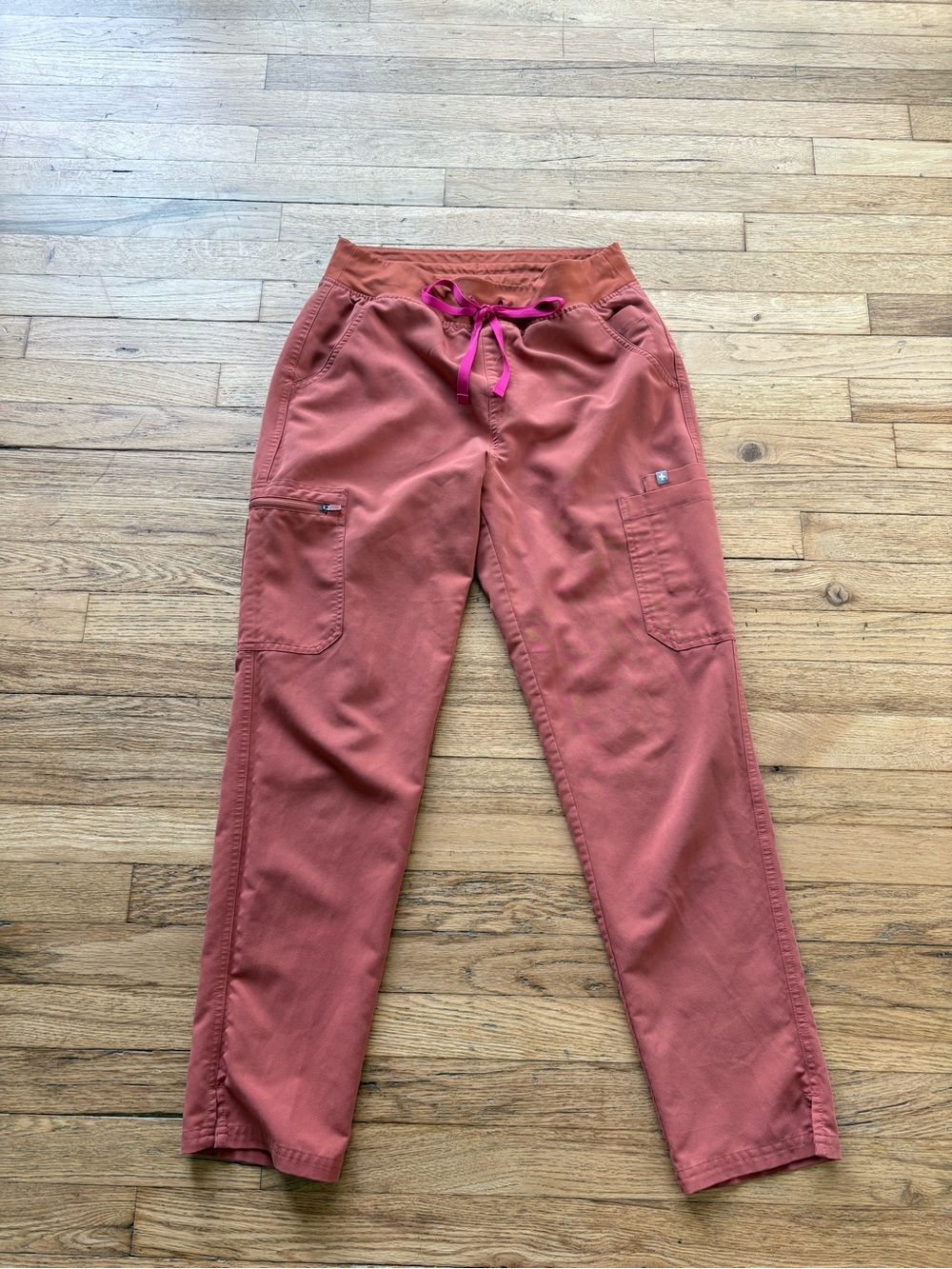 Figs Women’s Orange Yola Scrub Pants- Medium